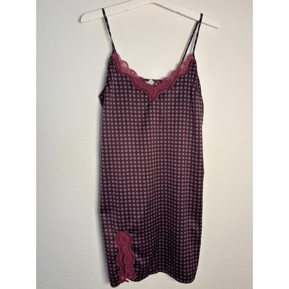 GapBody Burgundy Geometric Medallion Lace Trim Chemise Nightgown Small